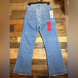 Kimes Ranch NWT Jennifer Sugar Fade Flare Jeans 12/30